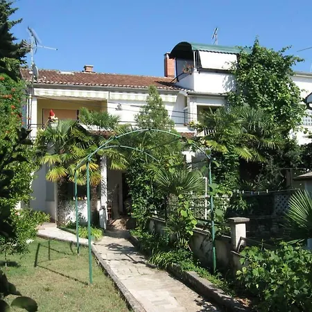 Jozefina Apartment *