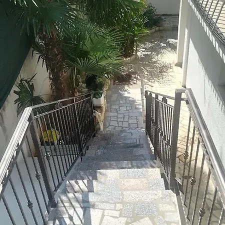 Jozefina Apartment *