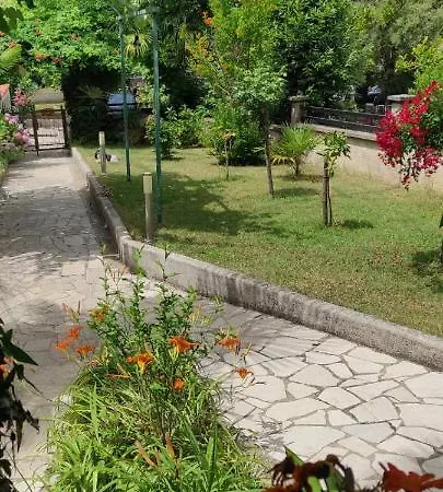 Jozefina Apartment *